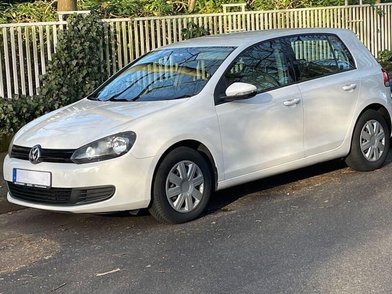 Weiß Gebraucht 2009 VW Golf VI Trendline Limousine | 4.999 € (Fairer Preis) - Bild 1/4