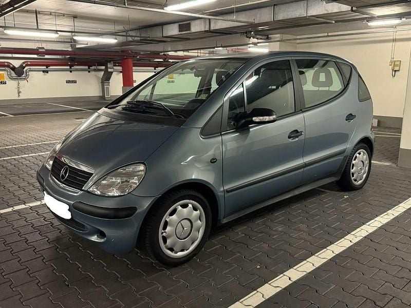Blau Gebraucht 2004 Mercedes A140 Van / Kleinbus | 1.950 € (Fairer Preis) - Bild 1/4