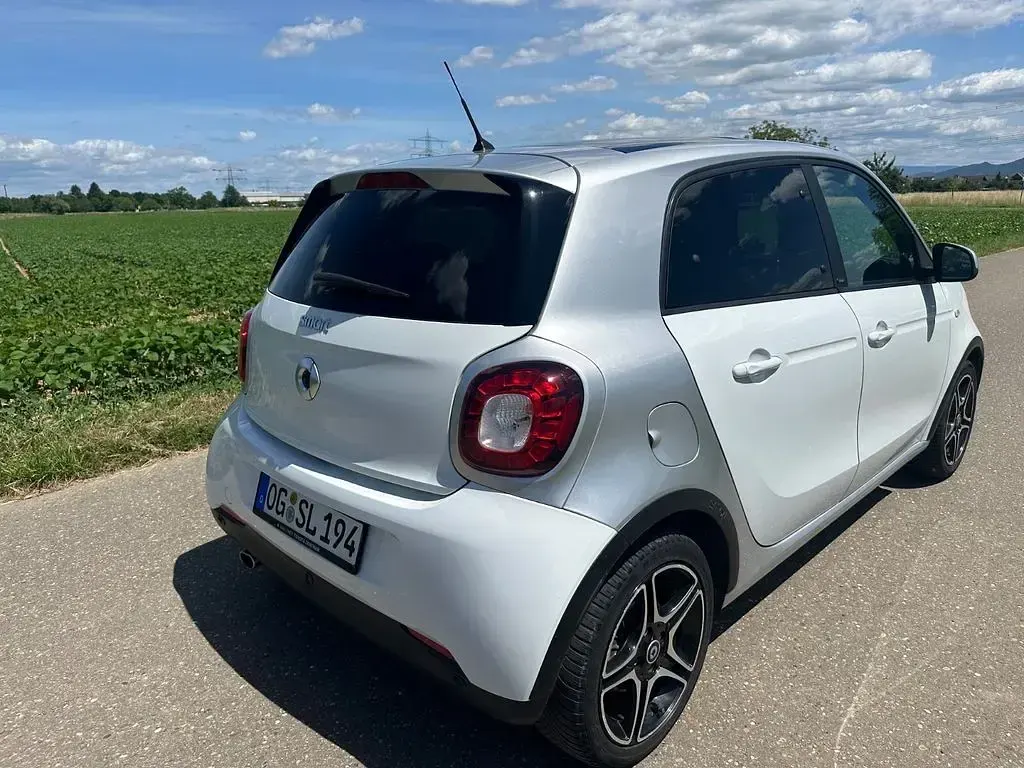 Gebraucht Smart ForFour Prime 71 PS (52 kW) 2016 Weiß Kleinwagen