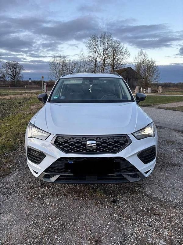 Weiß Gebraucht 2023 Seat Ateca 4Drive SUV | 33.500 € (Fairer Preis) - Bild 1/4