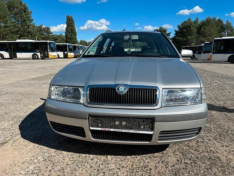 Silber Gebraucht 2002 Skoda Octavia Kombi | 1.000 € (Guter Preis) - Bild 1/4