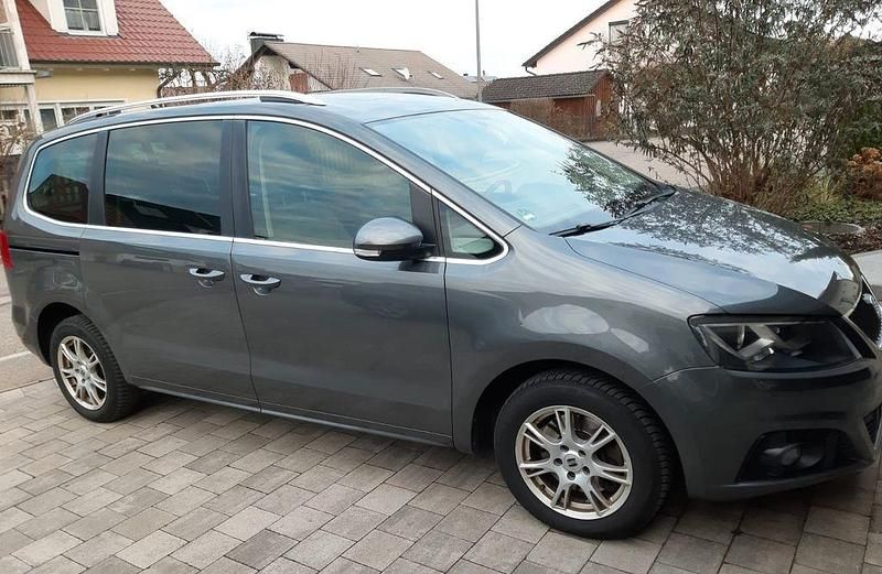 Grau Gebraucht 2013 Seat Alhambra Van / Kleinbus | 9.500 € (Fairer Preis) - Bild 1/4