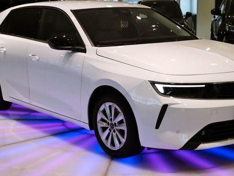 Gebraucht Opel Astra Elegance 131 PS (96 kW) 2023 Weiß Limousine