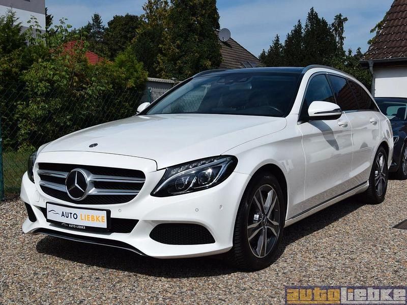 Weiß Gebraucht 2017 Mercedes C250 Avantgarde Limousine | 20.790 € (Superpreis) - Bild 1/4