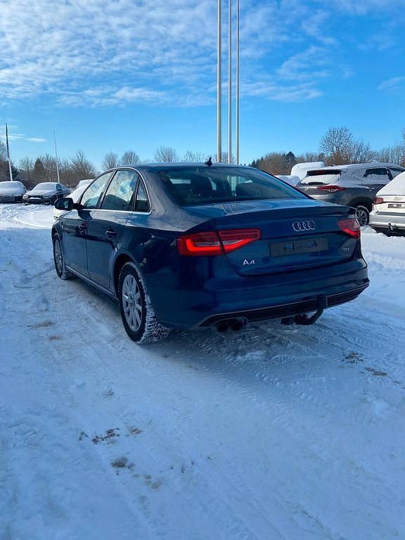 Gebraucht Audi A4 S-Line 150 PS (110 kW) 2014 Blau Limousine