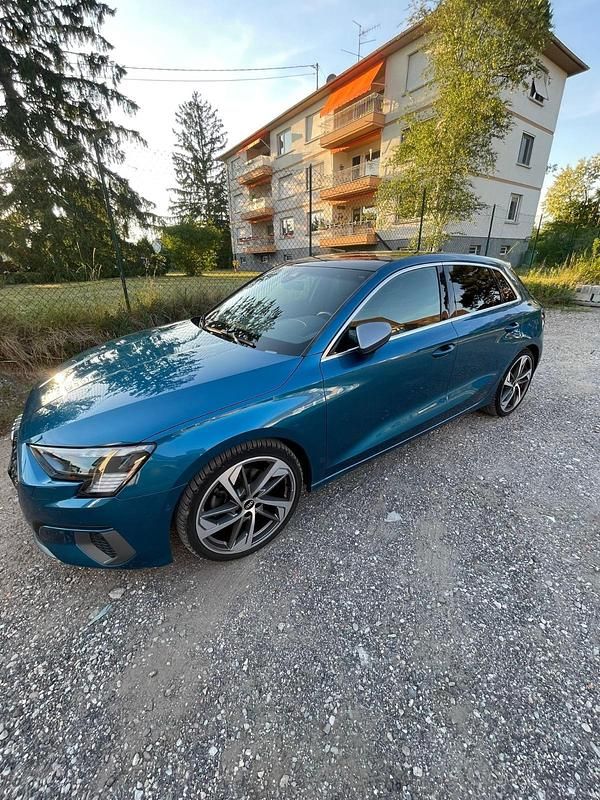 Blau Gebraucht 2021 Audi A3 Sportback Limousine | 29.500 € (Fairer Preis) - Bild 1/4