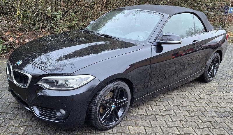 Schwarz Gebraucht 2016 BMW 218 Advantage Cabrio | 13.900 € (Guter Preis) - Bild 1/4