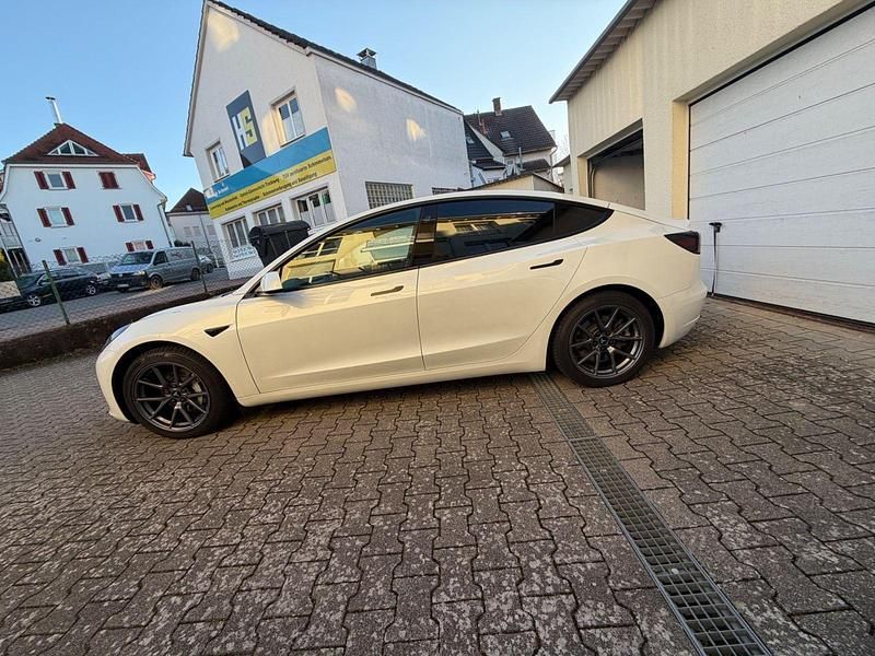 Gebraucht Tesla Model 3 Standard Range Plus 225 kW (306 PS) 2021 Weiß Limousine