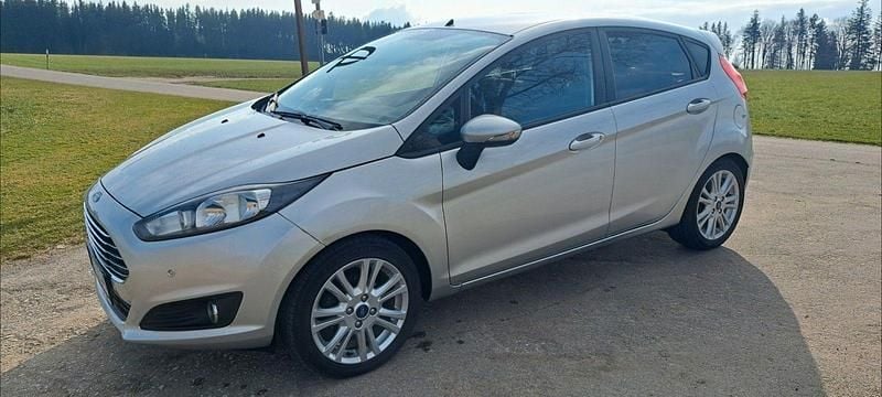 Gebraucht Ford Fiesta Trend 82 PS (60 kW) 2015 Silber Kleinwagen