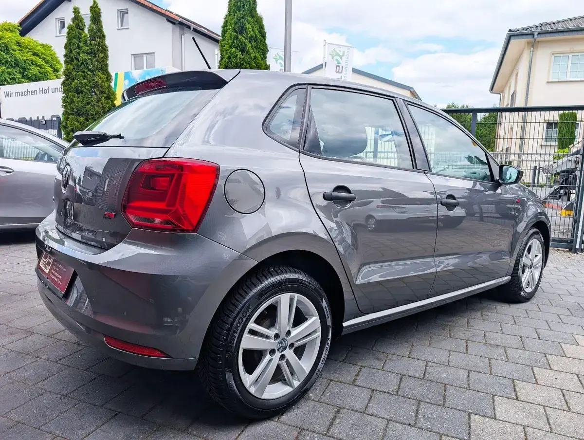 Gebraucht VW Polo Sportline 75 PS (55 kW) 2014 Grau Limousine