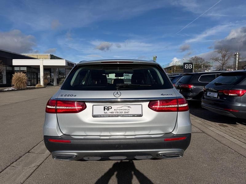 Gebraucht Mercedes E220 All-Terrain 194 PS (142 kW) 2018 Silber Kombi