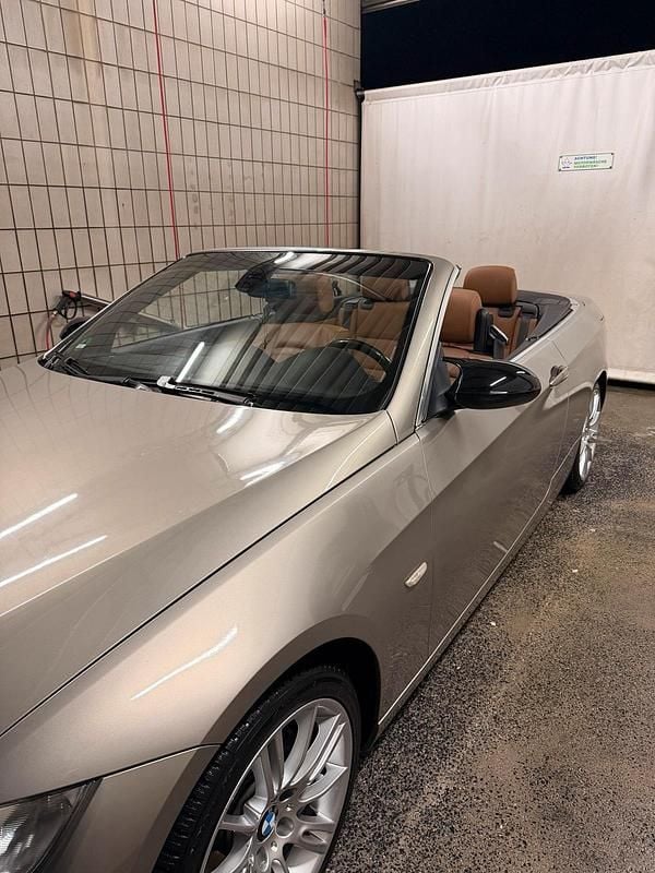 Gebraucht BMW 320 Cabriolet 177 PS (130 kW) 2008 Beige Cabrio