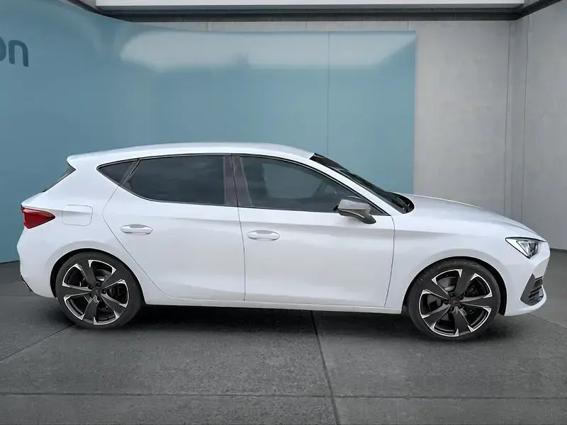 Gebraucht Cupra Leon VZ 300 PS (220 kW) 2025 Weiß Kleinwagen