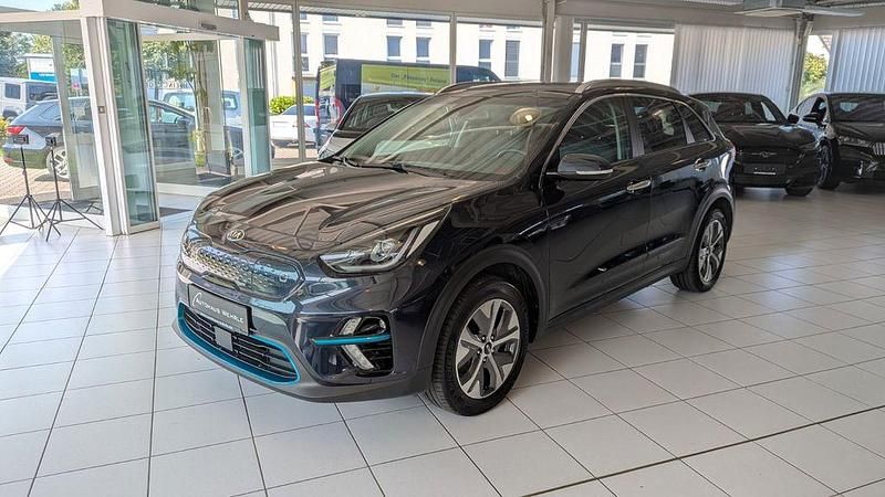 Blau Gebraucht 2020 Kia e-Niro Vision SUV | 19.690 € (Fairer Preis) - Bild 1/4