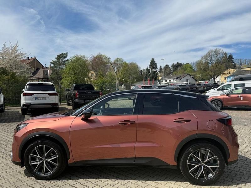 Neu Lexus LBX 136 PS (100 kW) 2026 Gold SUV