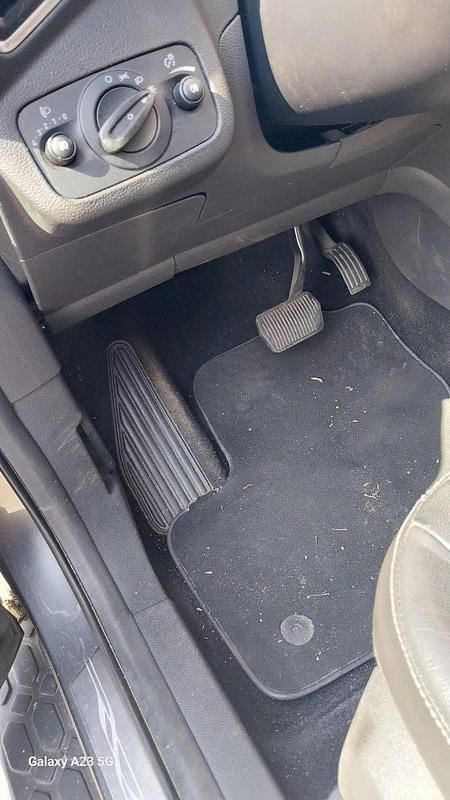 Gebraucht Ford Kuga 150 PS (110 kW) 2015 Grau SUV