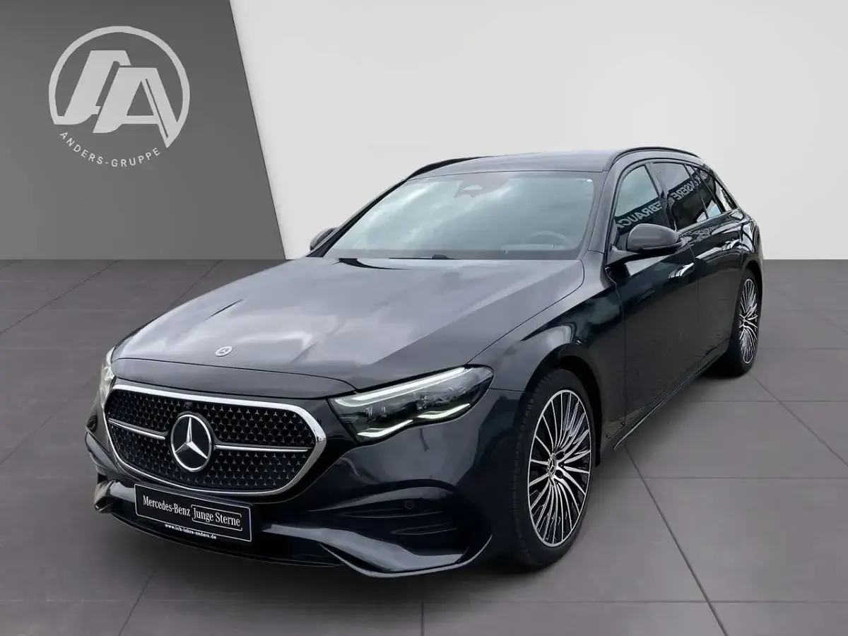 Gebraucht Mercedes E220 AMG 197 PS (144 kW) 2024 Grau Limousine