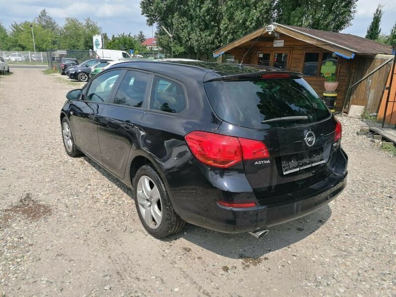 Gebraucht Opel Astra Design Edition 160 PS (117 kW) 2011 Schwarz Kombi