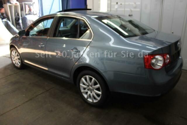 Gebraucht VW Jetta Comfortline 102 PS (75 kW) 2006 Grün metallic