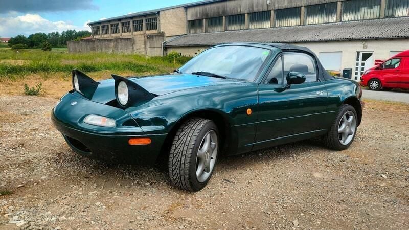 Grün Gebraucht 1997 Mazda MX5 Cabrio | 8.500 € (Etwas zu teuer) - Bild 1/4