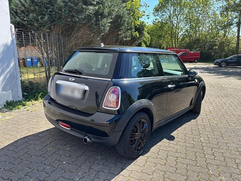 Gebraucht Mini Cooper 75 PS (55 kW) 2009 Schwarz Kleinwagen