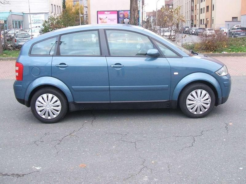 Usata Audi A2 75 CV (55 kW) 2002 Blu Utilitaria