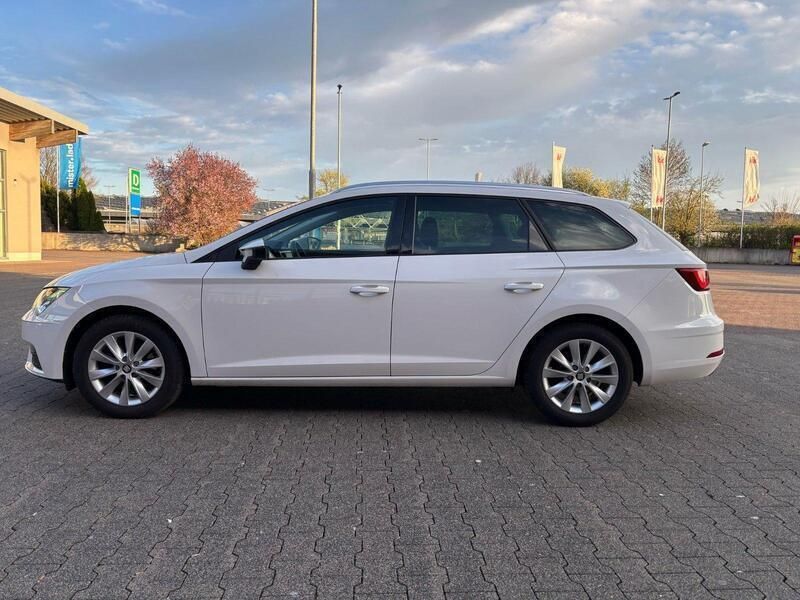 Weiß Gebraucht 2020 Seat Leon Kombi | 14.600 € (Superpreis) - Bild 1/4