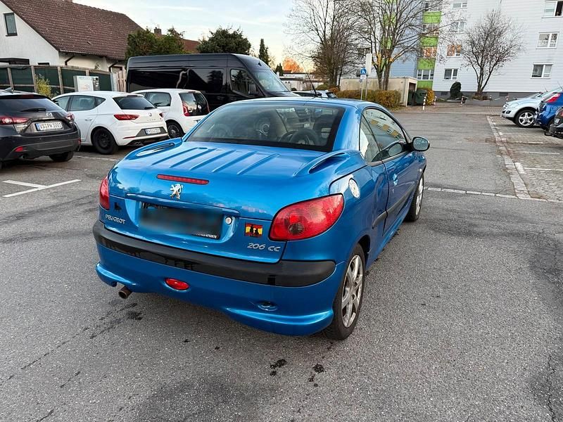 Gebraucht Peugeot 206 CC 109 PS (80 kW) 2002 Blau Cabrio