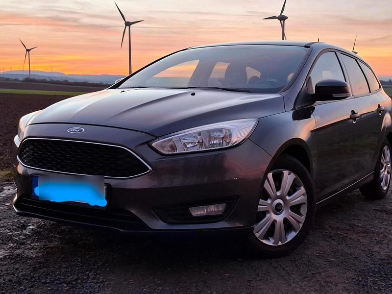 Grau Gebraucht 2018 Ford Focus Kombi | 6.500 € (Fairer Preis) - Bild 1/4