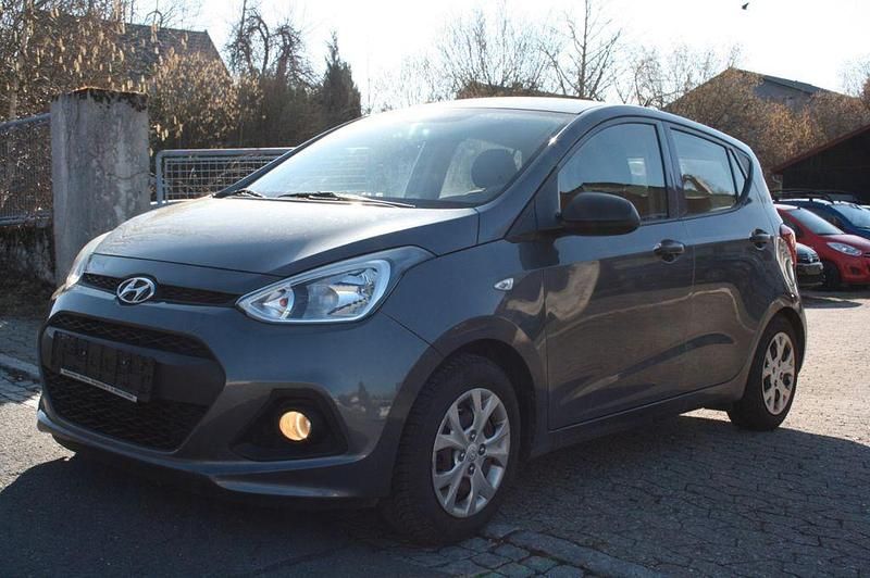 Gebraucht Hyundai i10 67 PS (49 kW) 2016 Grau Kleinwagen