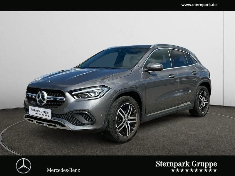 Mountaingrau met. Gebraucht 2020 Mercedes GLA200 Progressive SUV | 32.490 € (Fairer Preis) - Bild 1/4