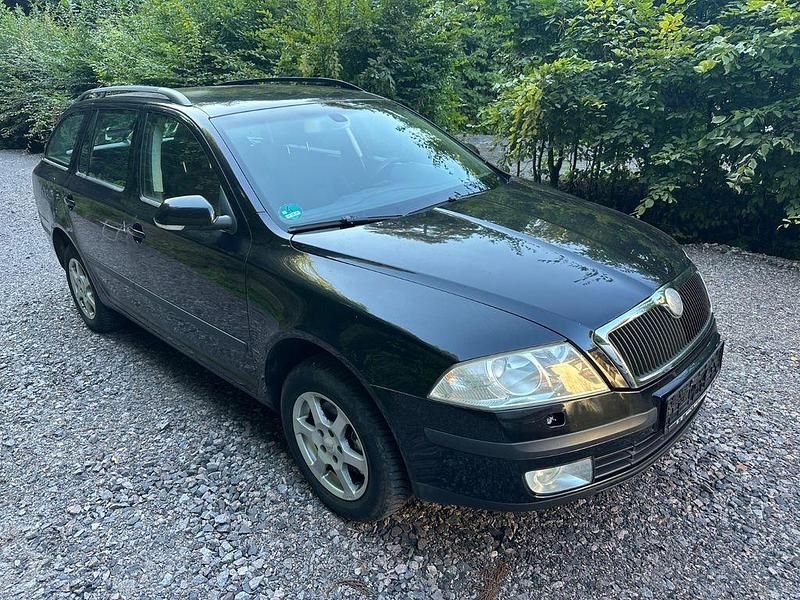 Schwarz Gebraucht 2008 Skoda Octavia Elegance Kombi | 1.590 € (Guter Preis) - Bild 1/4