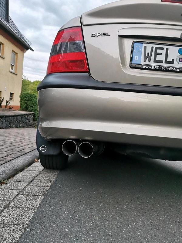 Gebraucht Opel Vectra 116 PS (85 kW) 1996 Andere farben Limousine