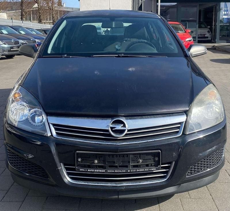 Gebraucht Opel Astra Basis 116 PS (85 kW) 2009 Schwarz Kleinwagen