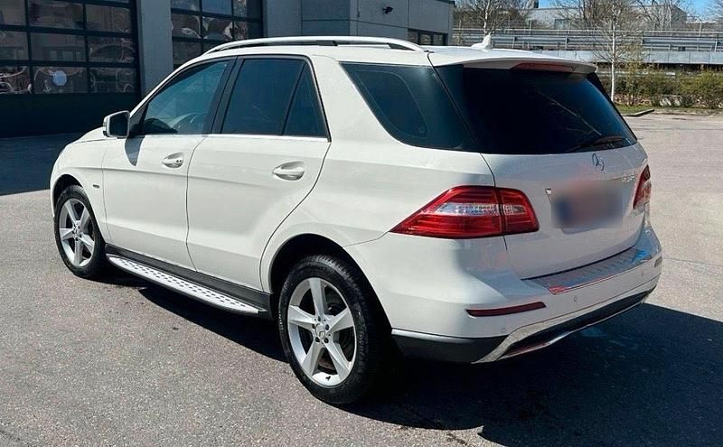 Gebraucht Mercedes ML250 204 PS (150 kW) 2012 Weiß SUV