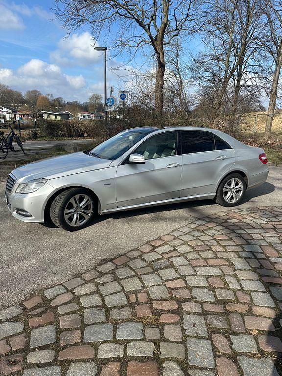 Gebraucht Mercedes E220 Avantgarde 170 PS (125 kW) 2011 Silber Limousine