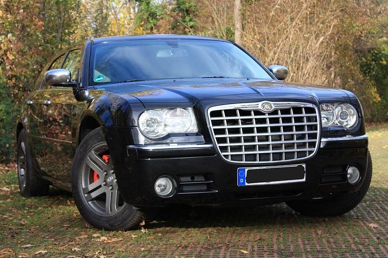 Schwarz Gebraucht 2005 Chrysler 300C Touring Kombi | 6.800 € (Fairer Preis) - Bild 1/4