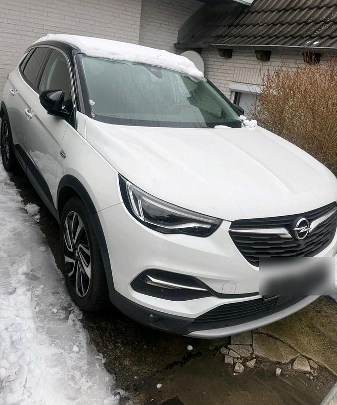 Weiß Gebraucht 2018 Opel Grandland X Design Edition SUV | 10.222 € (Superpreis) - Bild 1/2
