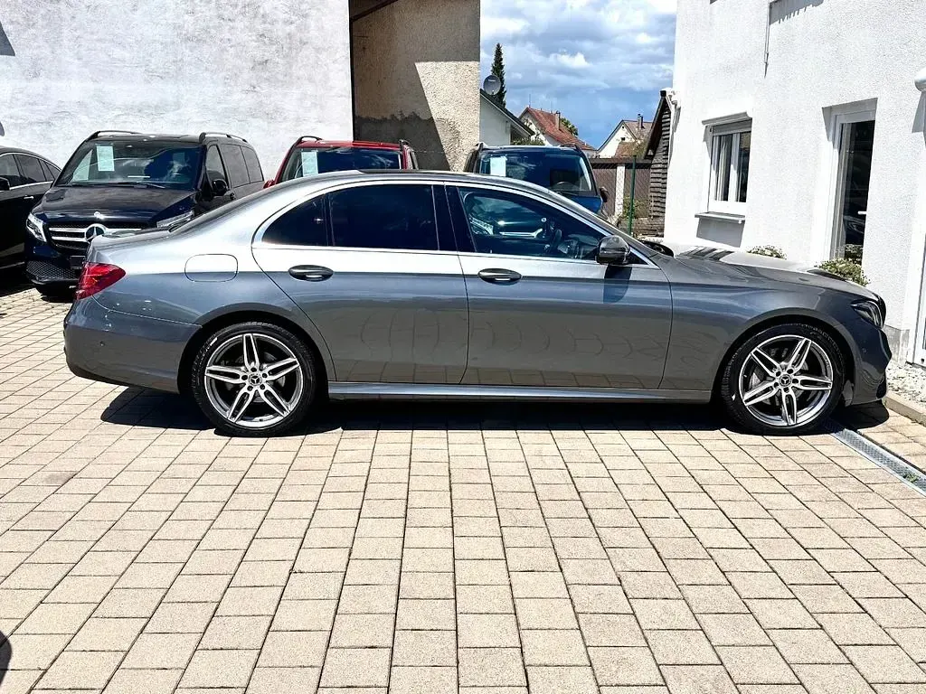Gebraucht Mercedes E220 AMG 194 PS (142 kW) 2019 Grau Limousine