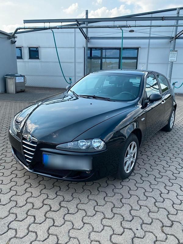 Schwarz Gebraucht 2005 Alfa Romeo 147 Kleinwagen | 1.300 € (Fairer Preis) - Bild 1/4