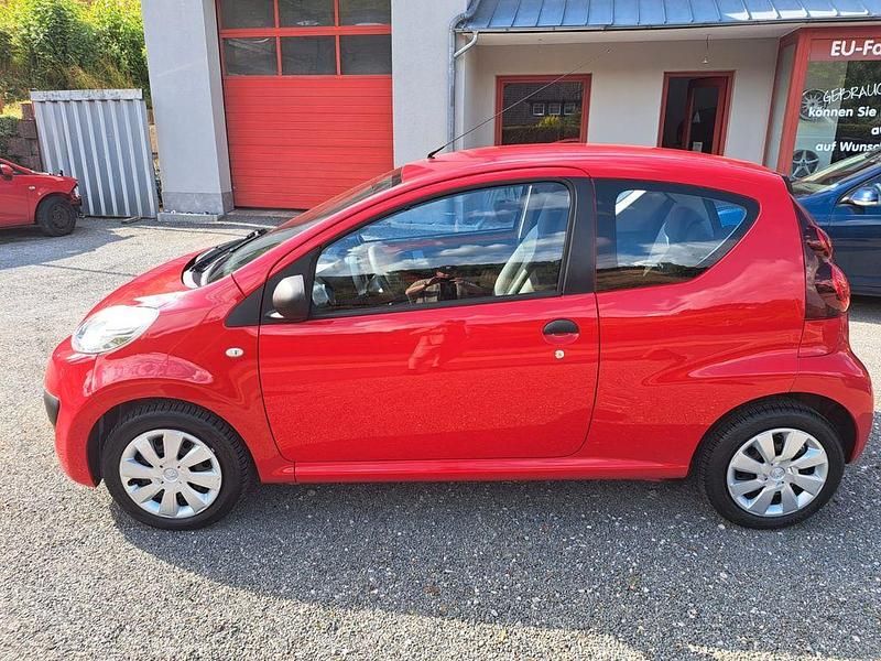 Gebraucht Peugeot 107 Access 68 PS (50 kW) 2014 Rot Kleinwagen