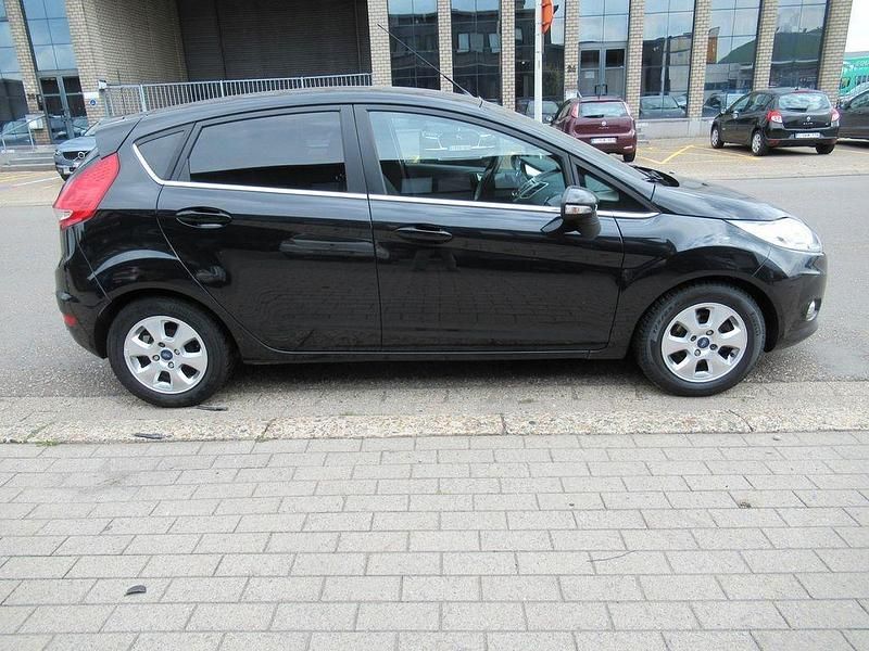 Gebraucht Ford Fiesta Titanium 95 PS (69 kW) 2012 Schwarz Limousine
