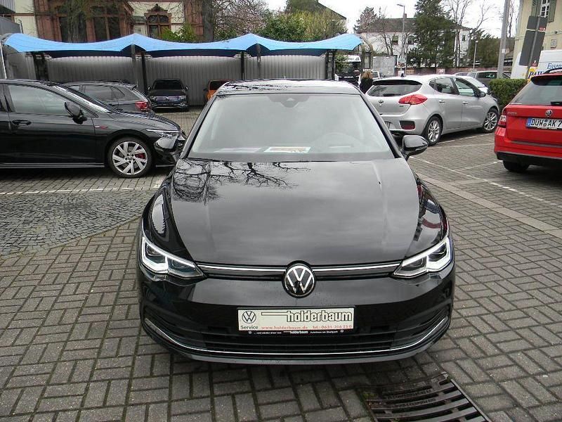 Gebraucht VW Golf VIII Active 150 PS (110 kW) 2022 Schwarz Limousine