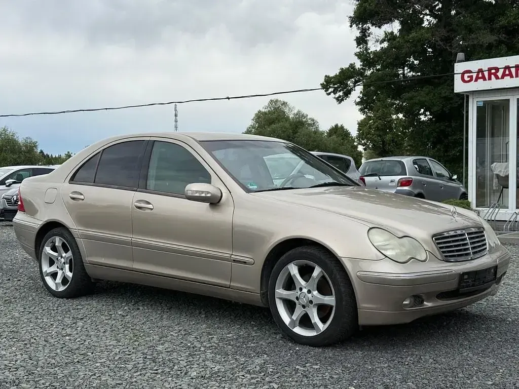 Gebraucht Mercedes C180 143 PS (105 kW) 2003 Beige Limousine