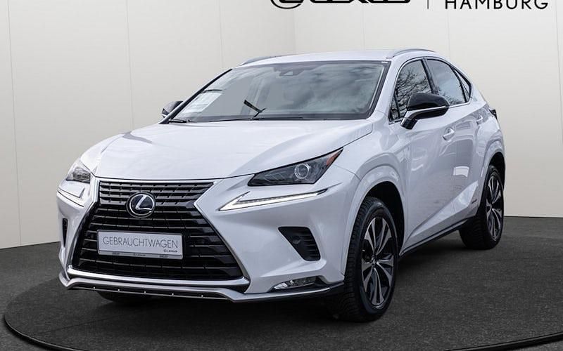 Weiß Gebraucht 2021 Lexus NX300h SUV | 32.990 € (Fairer Preis) - Bild 1/4