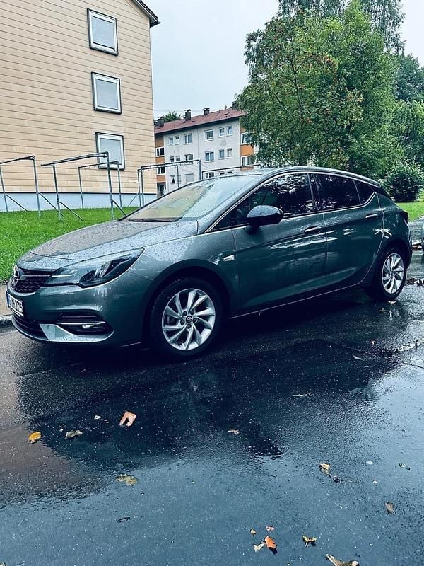 Gebraucht Opel Astra 130 PS (95 kW) 2021 Grau Limousine