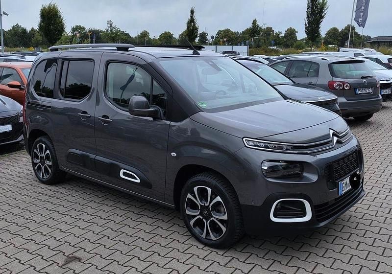 Grau Gebraucht 2019 Citroën Berlingo Shine Van / Kleinbus | 18.400 € (Guter Preis) - Bild 1/4
