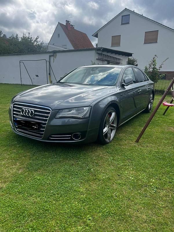 Grau Gebraucht 2011 Audi A8 Limousine | 10.999 € (Superpreis) - Bild 1/4