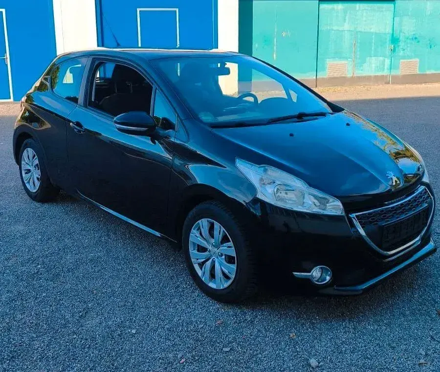 Gebraucht Peugeot 208 Style 82 PS (60 kW) 2013 Schwarz Kleinwagen