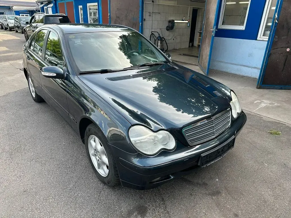 Gebraucht Mercedes C180 143 PS (105 kW) 2003 Schwarz Limousine